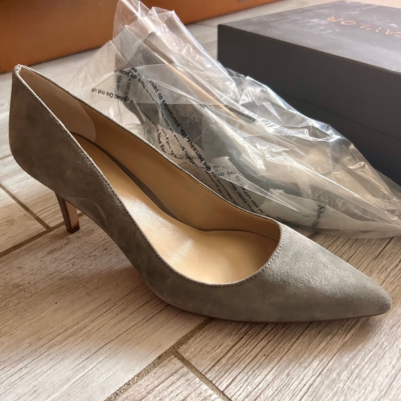 Ann Taylor Taupe Suede Kitten Heels – Size 7 - Picture 1 of 3